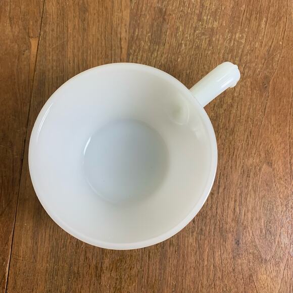 Vintage Fire King‎ Anchor Hocking White Milk Glass Soup Bowl With Handle - Picture 5 of 7